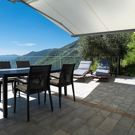 Mantegna - Garden With Lake View And Swimming Pool Parzanica Εξωτερικό φωτογραφία