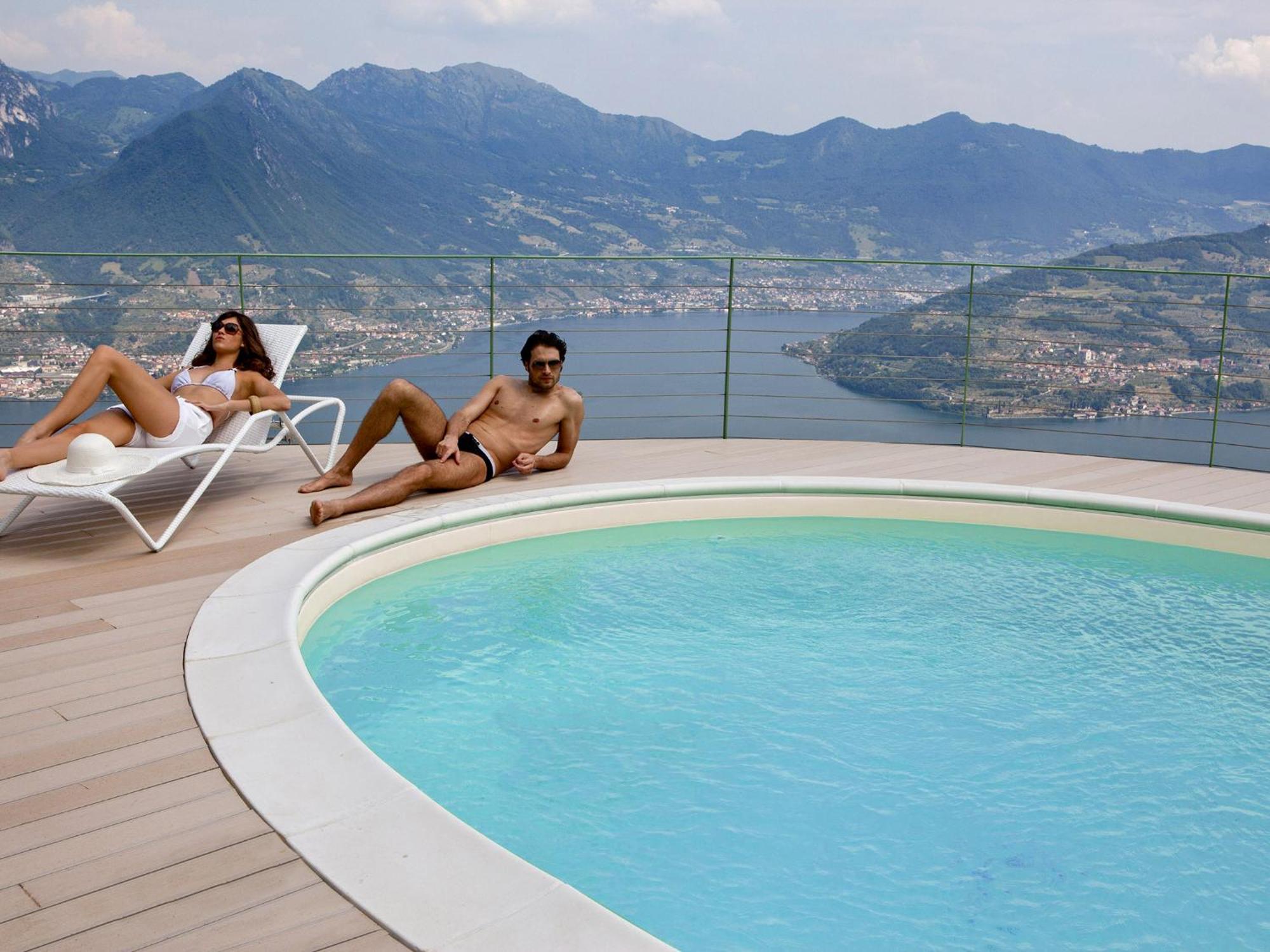 Mantegna - Garden With Lake View And Swimming Pool Parzanica Εξωτερικό φωτογραφία
